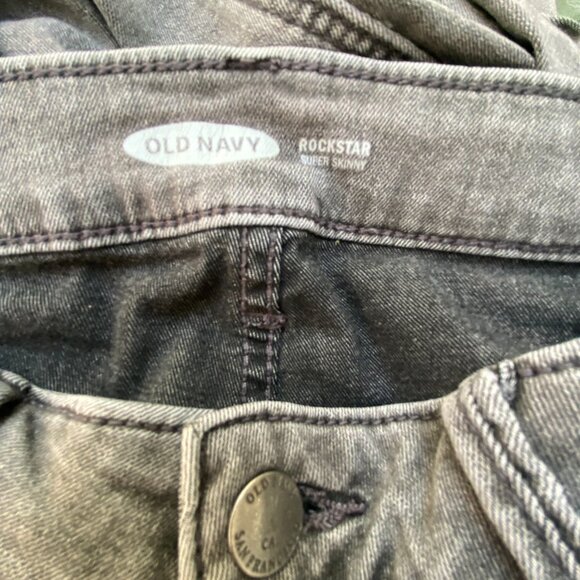 Old Navy Rockstar Skinny Distressed jeans size 6 - Picture 4 of 6